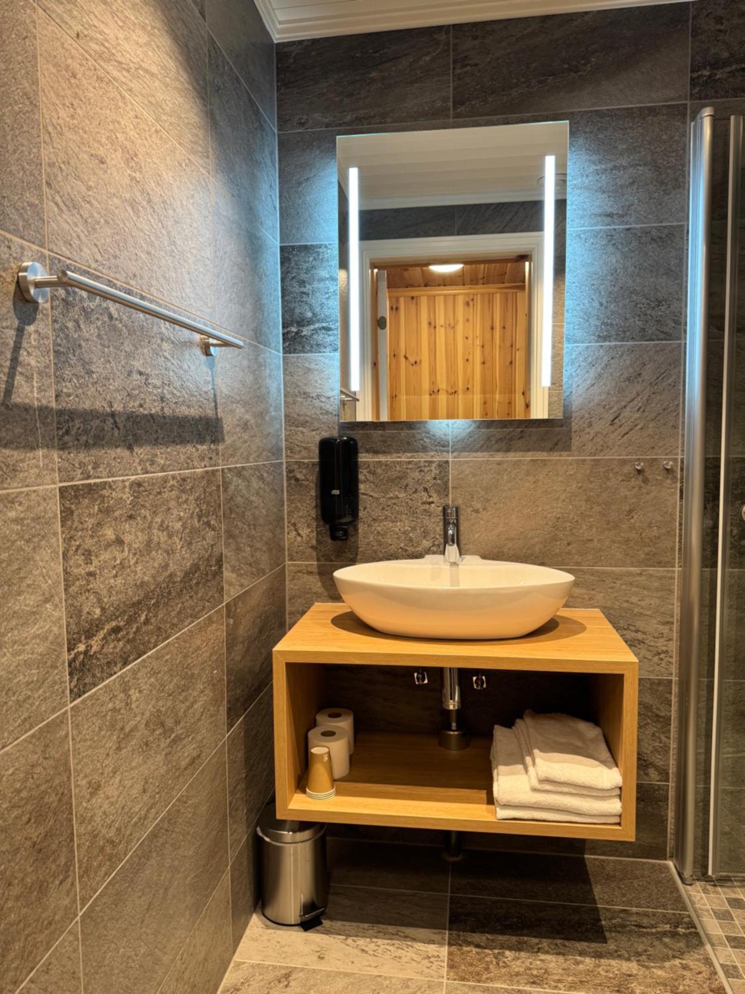 Toftemo Turiststasjon Hotel Dovre ภายนอก รูปภาพ