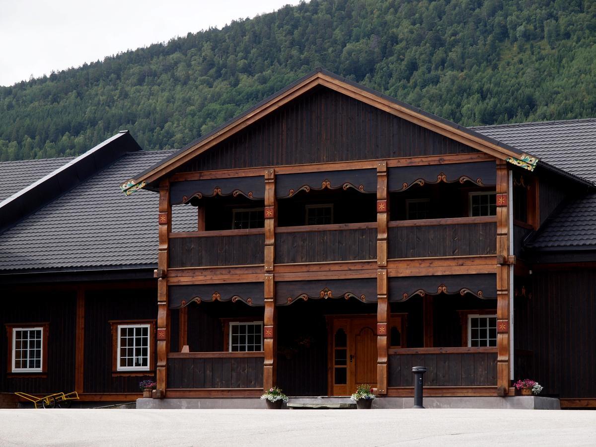 Toftemo Turiststasjon Hotel Dovre ภายนอก รูปภาพ