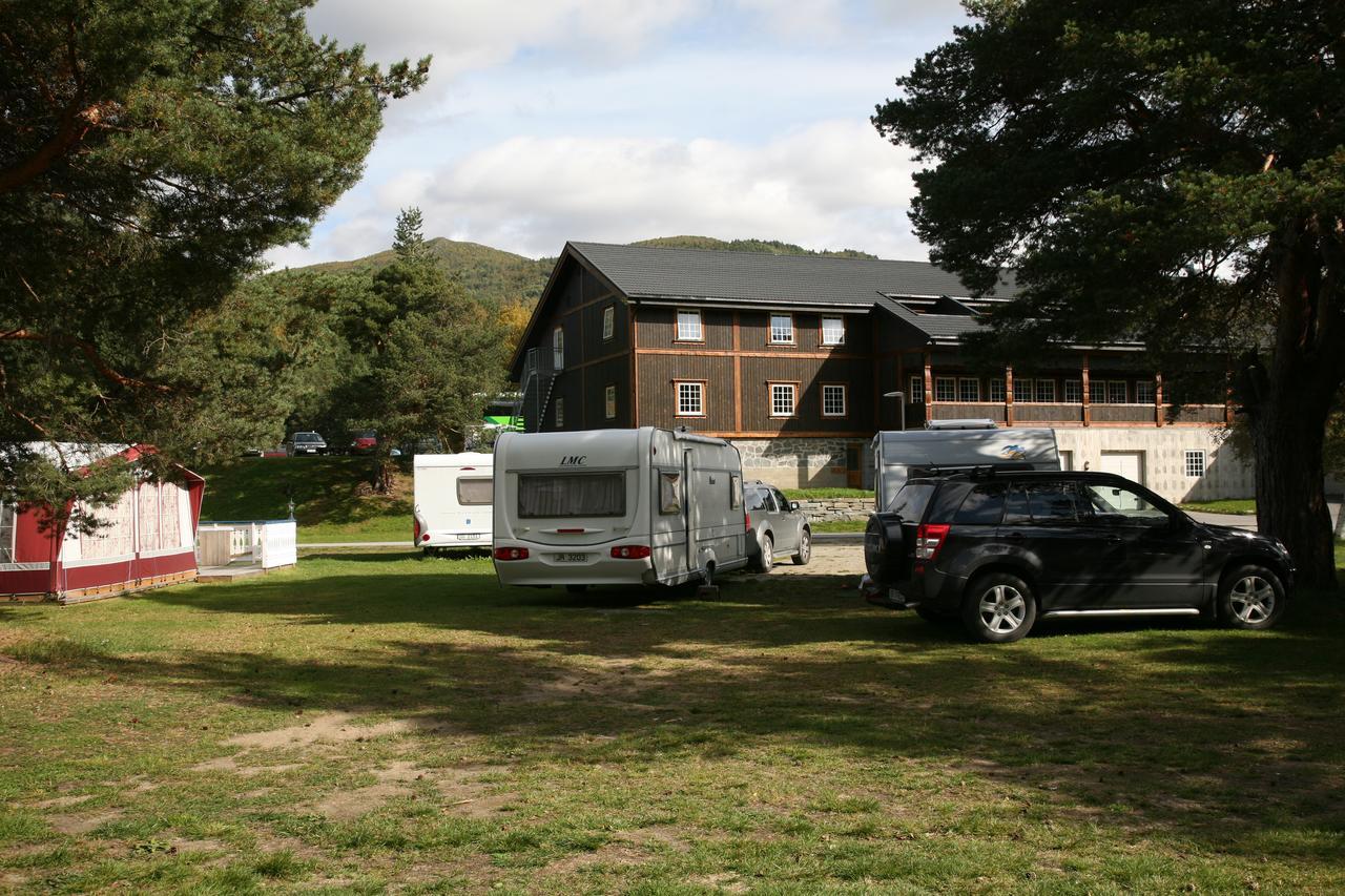 Toftemo Turiststasjon Hotel Dovre ภายนอก รูปภาพ